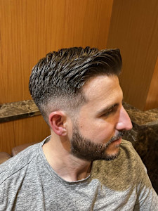 日本橋室町　理容室　スキンフェード　バーバースタイル