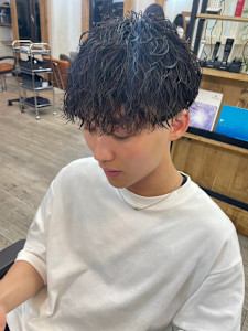 メンズカット爽やか刈り上げマッシュ波巻きパーマ