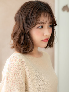 ダークアッシュ切りっぱなし小顔ゆるふわミディアム20代30代