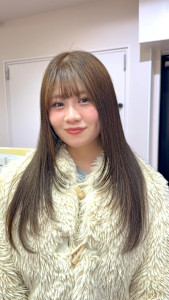 オリーブベージュ×レイヤーカット