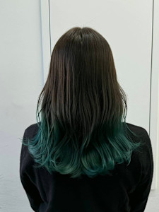 グラデーションカラー　エメラルドグリーン