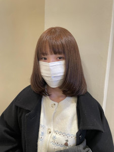 オリーブベージュ