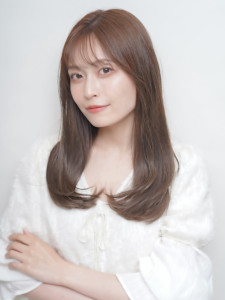 ベージュ ワンカール レイヤーカット シースルーバング