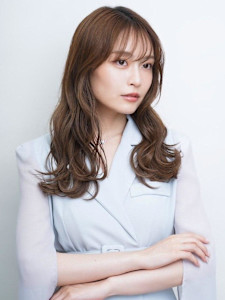 レイヤーカット ゆる巻き 顔周りレイヤー シースルーバング