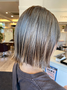 切りっぱなしボブ/ハイライト