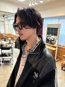 ミディアムセンターパートパーマスタイル