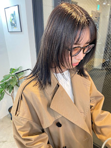 レイヤースタイル　ミディアム　グレージュ