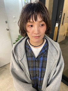 レイヤーボブ　ハイライト　白髪ぼかし