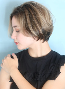 ショート・ボブ/白髪ぼかし/ハイライト/ボブレイヤー/40代