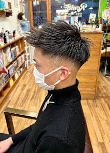 アップバングスキンフェードカット