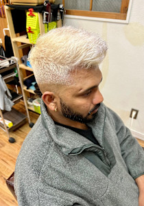 ホワイトブロンドスキンフェードカット - hair studio Romeo掲載