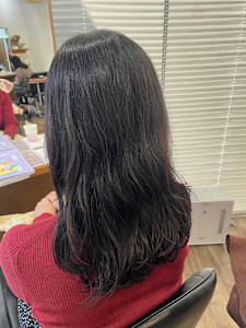 〈木賀　絵莉子〉コテ巻き風パーマ×ロング