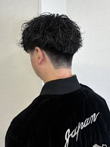 あまり派手すぎないゆるふわシャドウパーマ