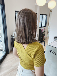 30代４０代ミディアムレイヤーボブ×マロンベージュ×白髪ぞめ