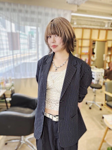 レイヤーカットウルフ、アンブレラカラー、クラゲヘア、シナモン