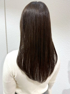 オリーブアッシュベージュ 透明感カラー ツヤ髪ロング 20代