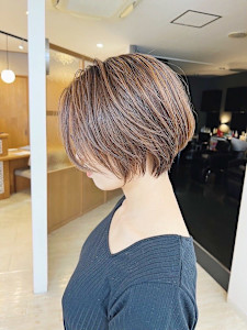 40代50代ミセスショート/顎ラインショート/横顔美人/ハイ