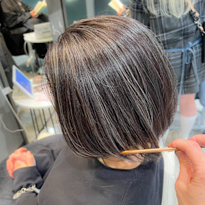 ブリーチなしダブルカラーピンクベージュミディアムボブ20代