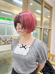 ボブショート/ショートボブレイヤー/赤髪/デザインカラー