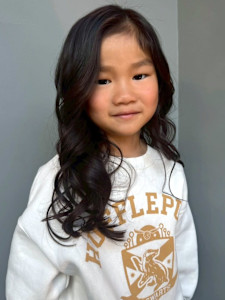 キッズカット 巻髪ロングヘア ワンレン 小学生カット