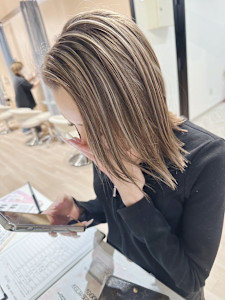 ２０代３０代細めハイライト.ミルクティーベージュ. 