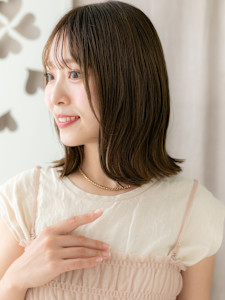 くびれミディアム小顔マレットヘアウルフボブディ20代30代