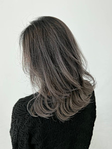 アッシュグレー