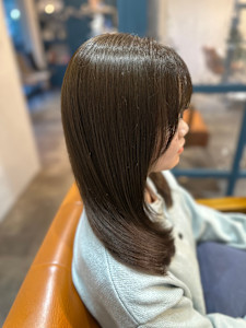 オリーブグレージュ