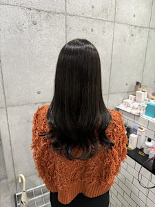 赤み消したオリーブグレイ