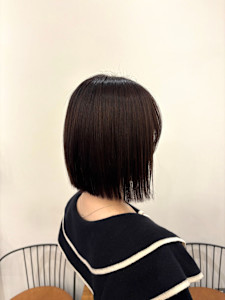 ボブ　切りっぱなしボブ　チョコレートカラー　ブラウンカラー