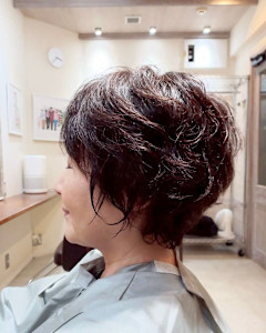 【大人のショートヘア】美しさを引き立てるボリューム赤羽美容室