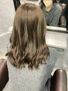 グレージュブラウン