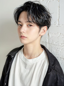 黒髪アップバング刈り上げセンターパートp1　毛流れパーマ