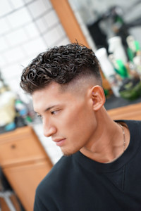 宮城リョータ風パーマ　極道パーマ　スキンフェード