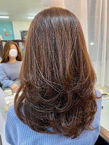 ロングレイヤースタイル ブラウンカラー