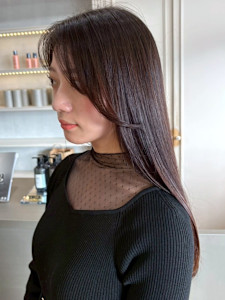 ロングヘア ダークグレージュ 顔周りレイヤー 髪質改善