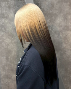 ルーツカラー　デザインカラー　ケアブリーチカラー　姫レイヤー