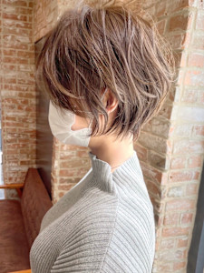 丸顔面長40代50代×絶壁解消大人美人ショートパーマ 安　