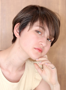 ショート・ボブ/白髪ぼかし/ハイライト/ボブレイヤー/40代