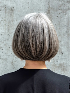 グレイヘアボブスタイル