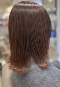 乾かすだけで整う、上品ピンクブラウンヘア」