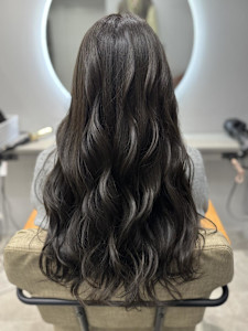 オリーブグレージュ