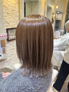 切りっぱなしボブ×ベージュカラー