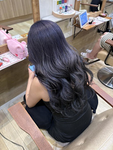 韓国風レイヤーカット艶カラーローズブラウン前髪カット 