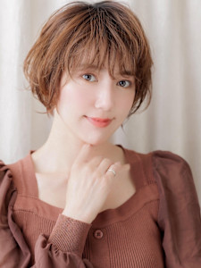 大人ガーリー小顔フェザーショートマッシュパーマ30代40代