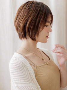 ミルクティーブラウンひし形ショートミニマルボブ30代40代