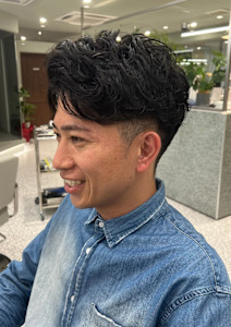 フェザーアップバングミディアム