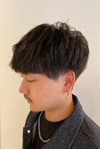 バング重めマッシュスタイル