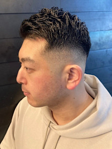 刈り上げショート スキンフェード ナチュラルパーマ