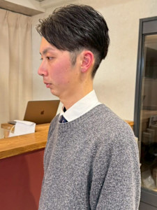 ビジネスヘア 刈り上げ ツーブロック メンズショート 30代